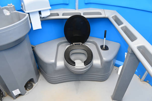 Best Portable restroom trailer rental  in Walnut Creek, OH